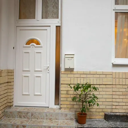Modern Central Flat For 2 *